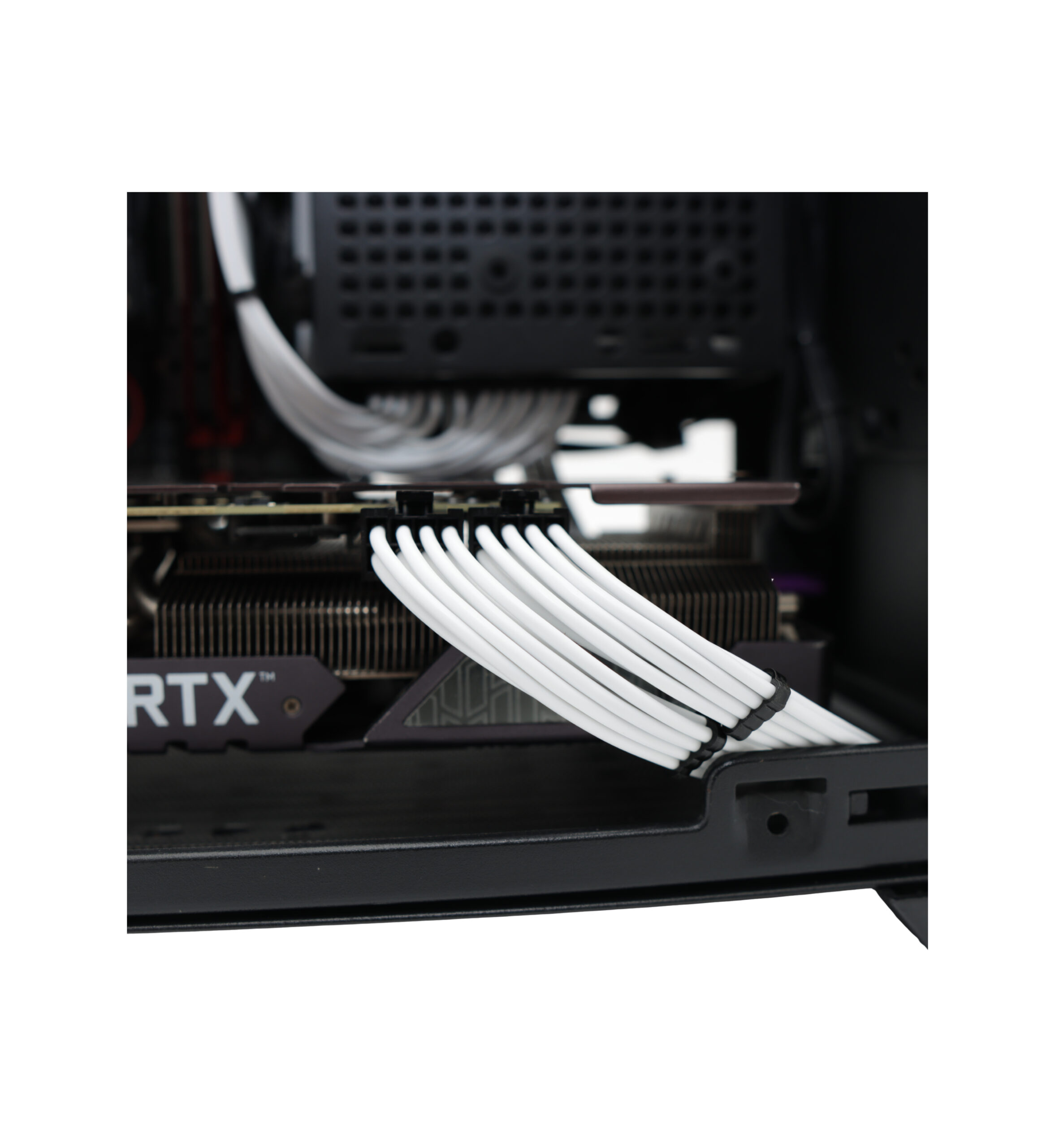Coolermaster NR200